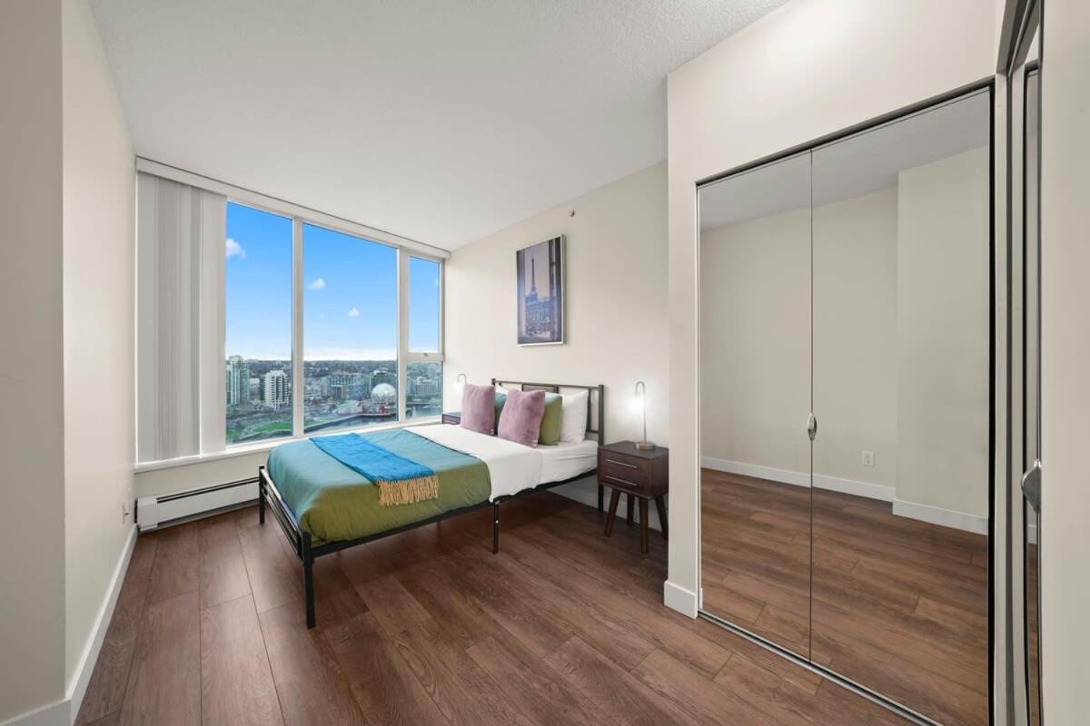 Dazzling Condo By Stadium Downtown With Free Parking Vancouver Zewnętrze zdjęcie