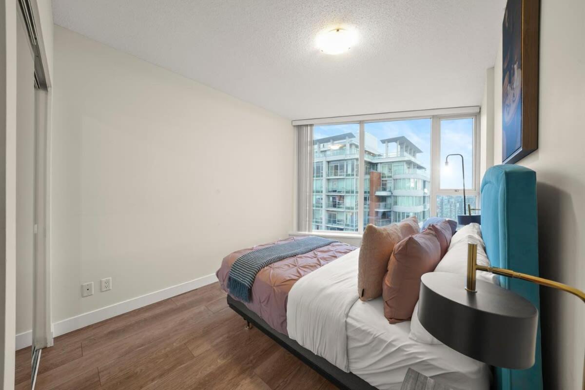 Dazzling Condo By Stadium Downtown With Free Parking Vancouver Zewnętrze zdjęcie