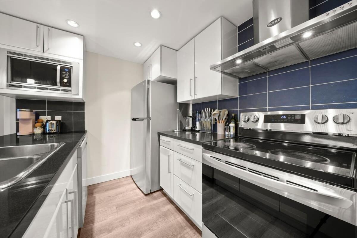 Dazzling Condo By Stadium Downtown With Free Parking Vancouver Zewnętrze zdjęcie